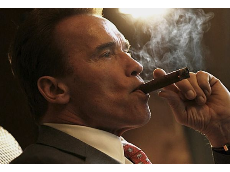 Hút xì gà không chỉ là một hành động mà còn là một nghệ thuật đòi hỏi sự tinh tế và kiên nhẫn